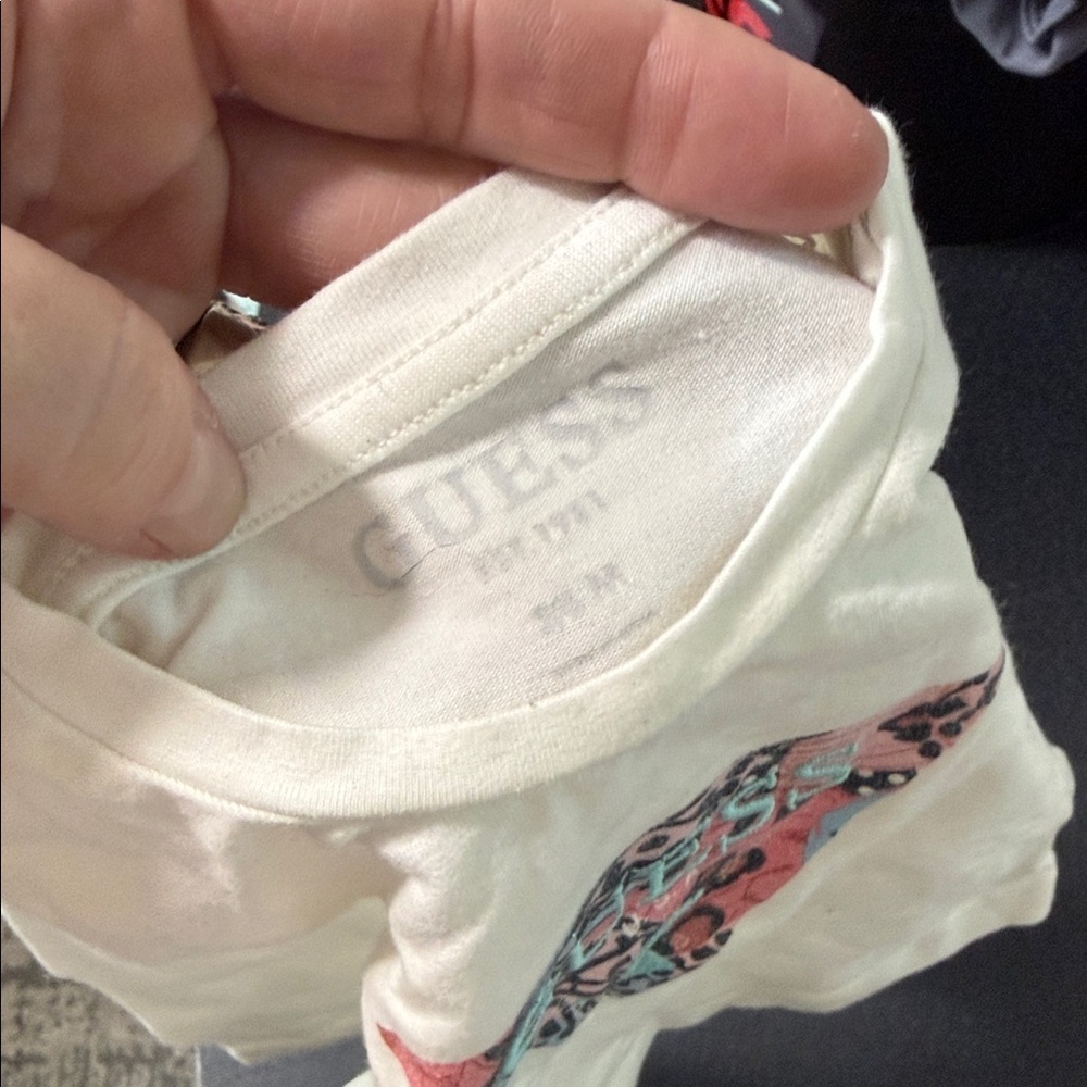 GUESS Kids Cream Long Sleeve Tee with Graphic Y2K - Picture 2 of 2